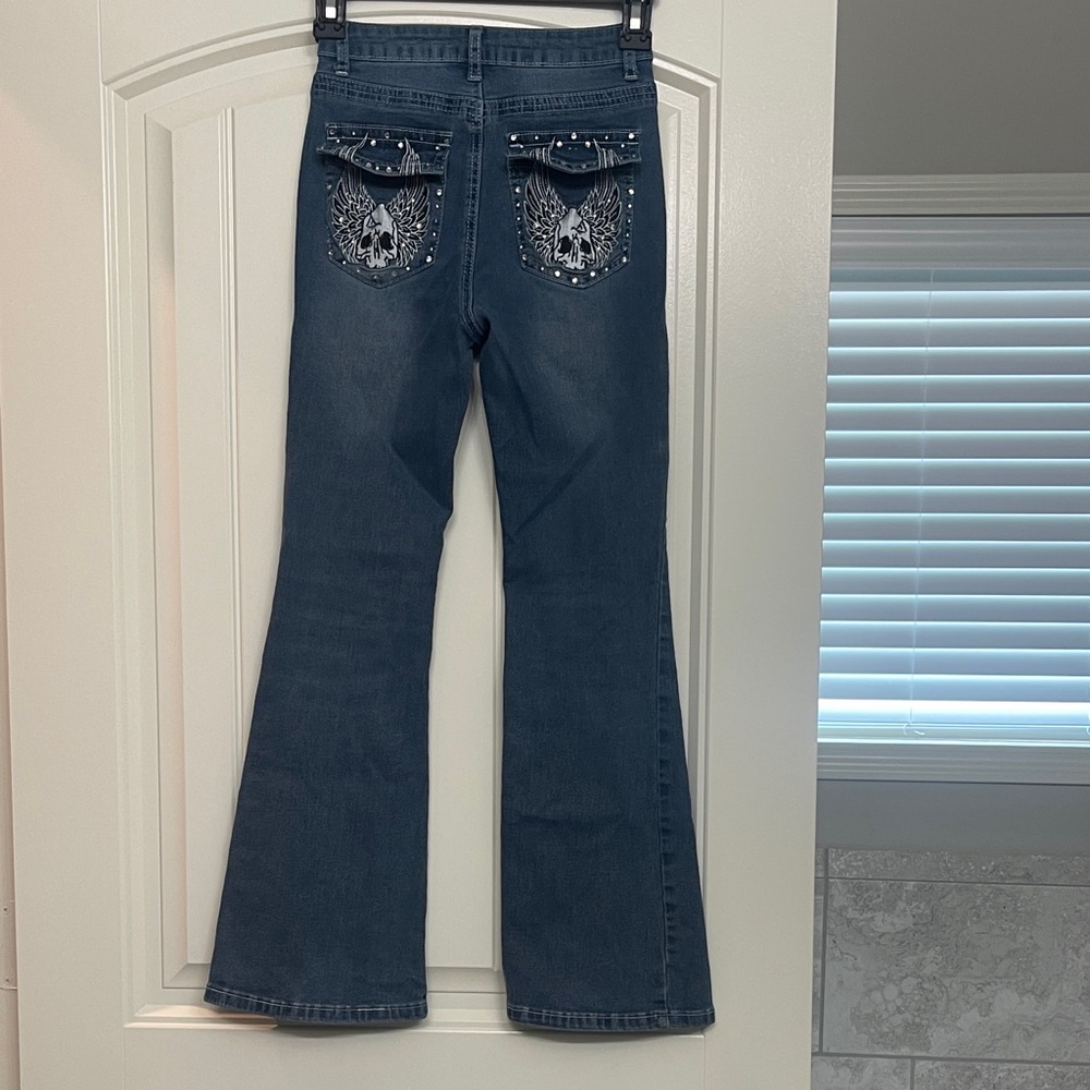 SHEIN Embroidered Back Pocket Flare Jeans